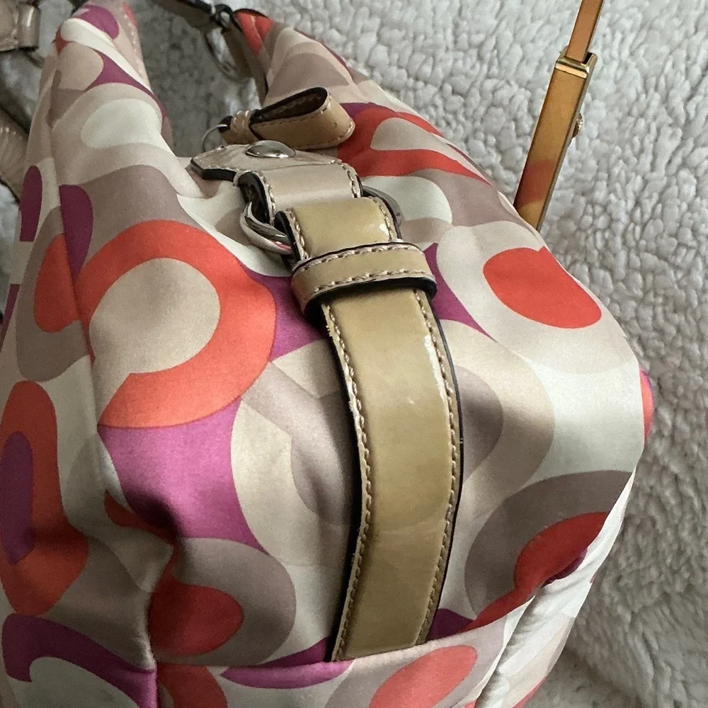 Coach Madison Maggie Op Art Signature shoulder bag